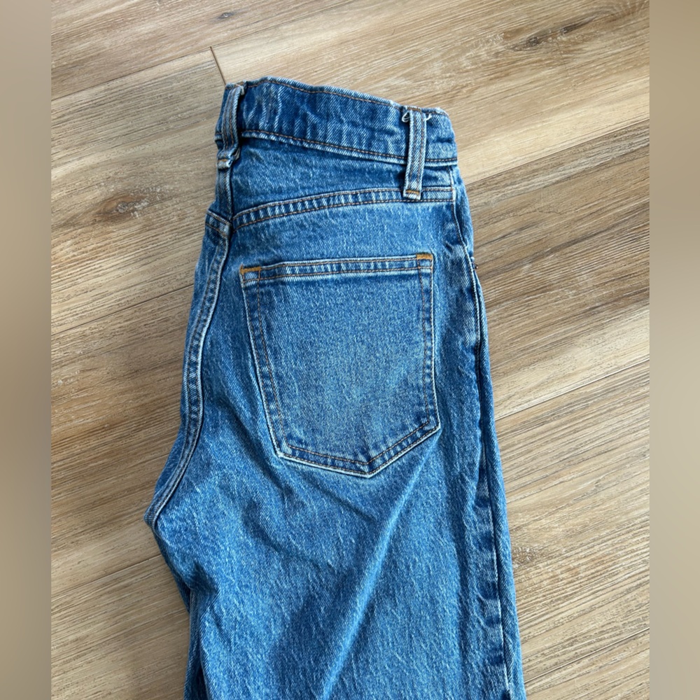 Abercrombie Ultra High Rise Straight 90s Jeans